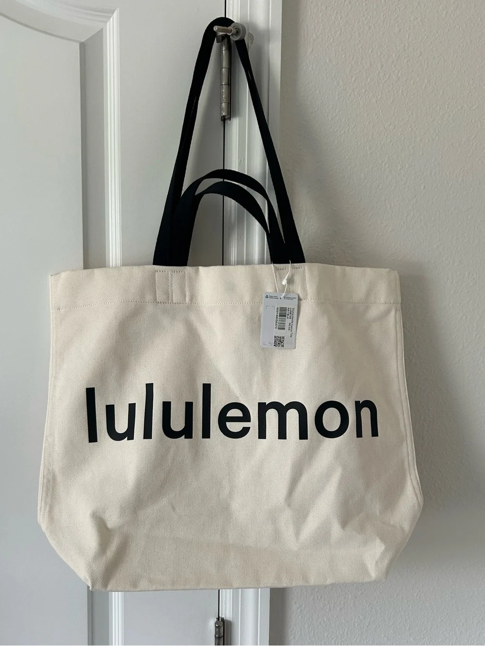 lululemon athletica logo handles